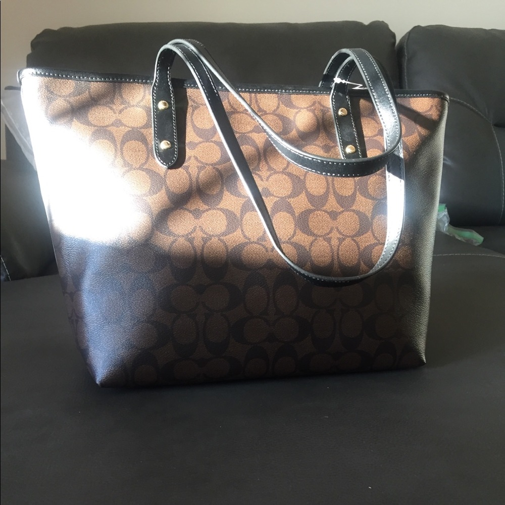 Coach  Signature Brand Purse
